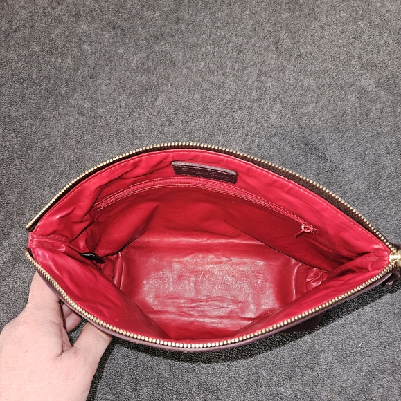 Dooney & Burke Burgandy Men's Toiletry Bag with Textured Finish - Picture 7 of 15